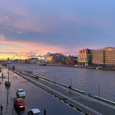 Liffey River View Private En-suite Double In Shared Apartment, Grand Canal Dock * Дублин