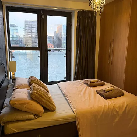 Liffey River View Private En-suite Double In Shared Apartment, Grand Canal Dock Privatunterkunft *